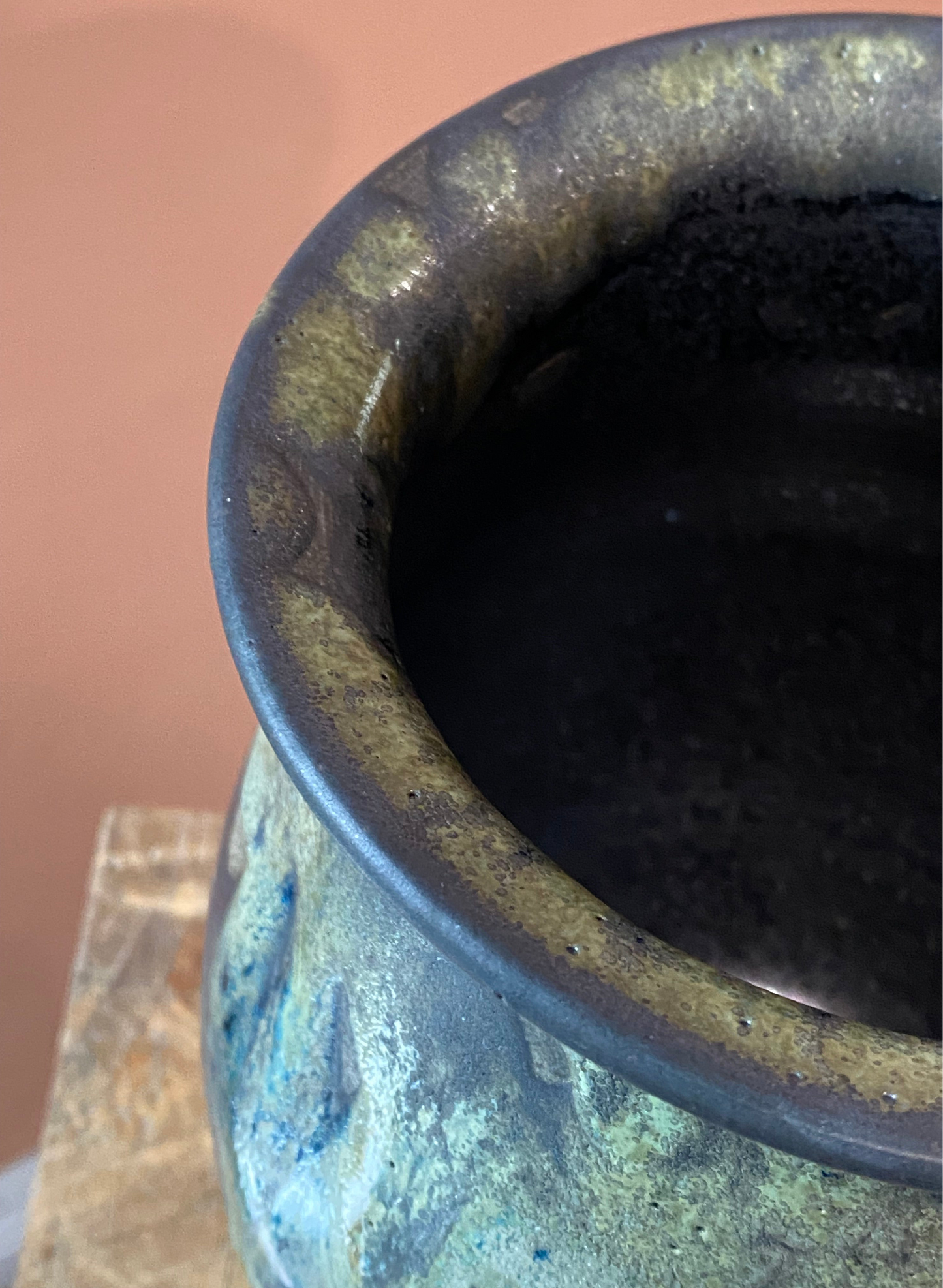 kaolin seacoal olive jar